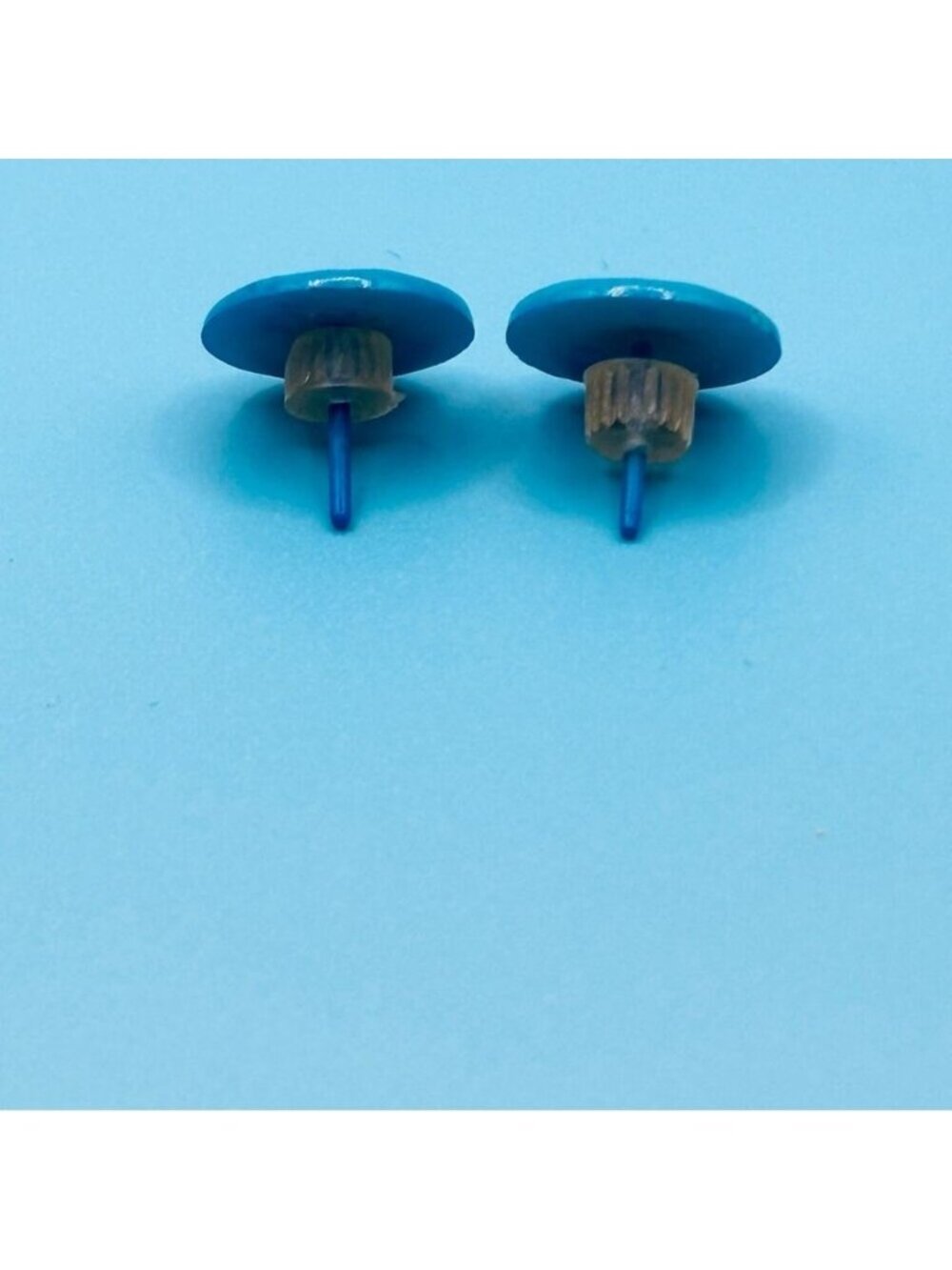 Elegant Blue Stud Earrings - Picture 3 of 4